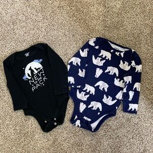 Old Navy 2pc Long Sleeve Onesies Size 12-18month